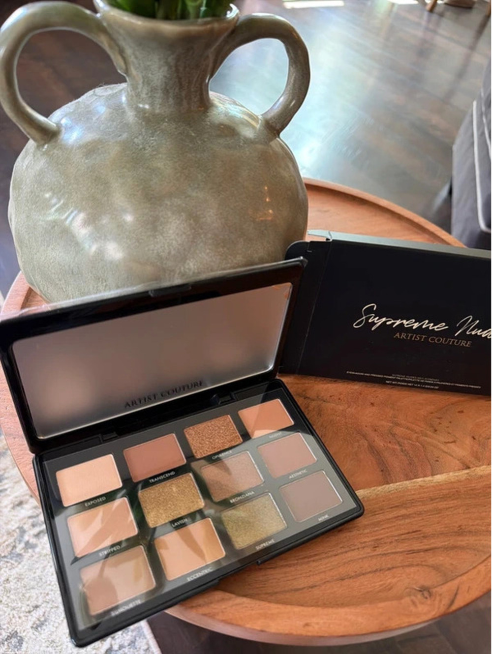 Supreme nudes eye palette